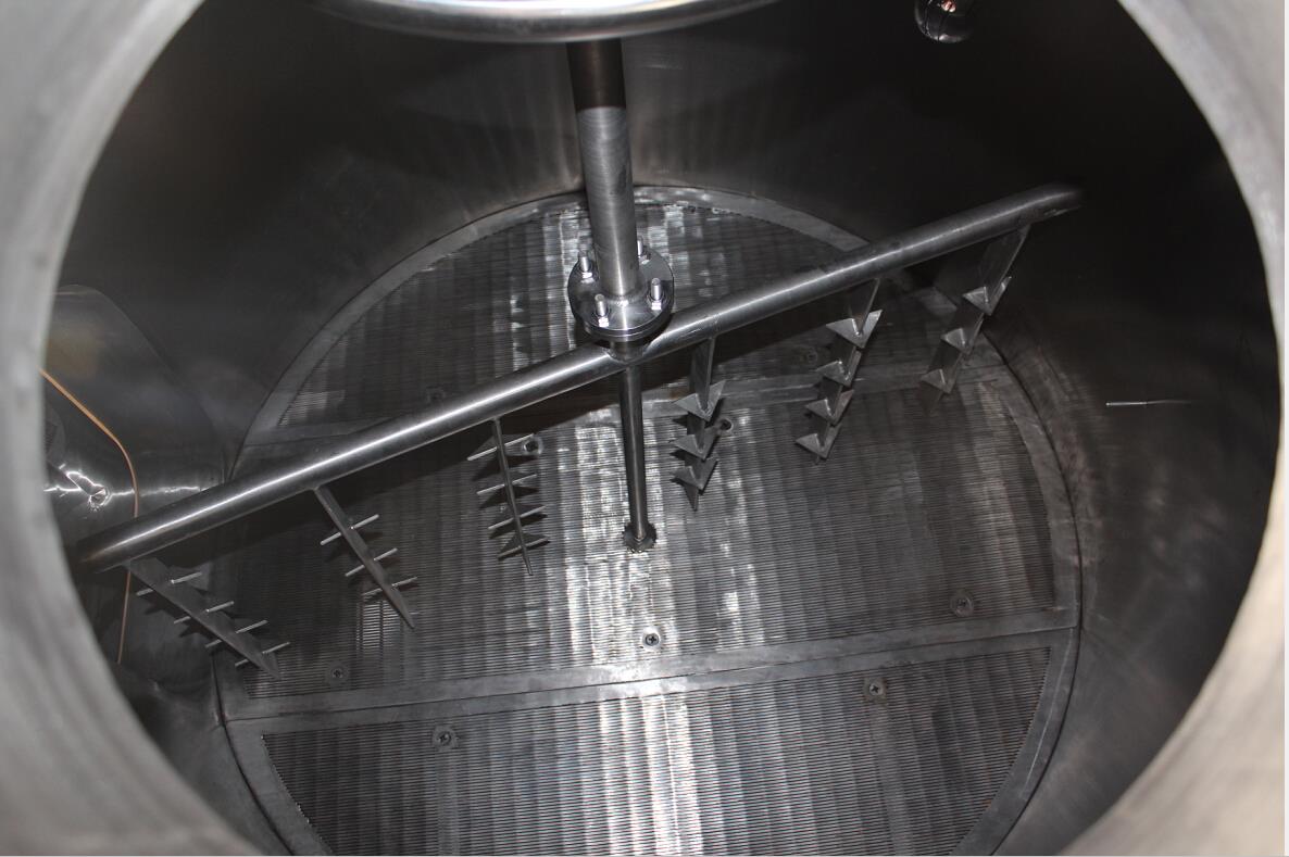 Fyllingsutstyr for karbonert brus Carbonated soft drink filling equipment